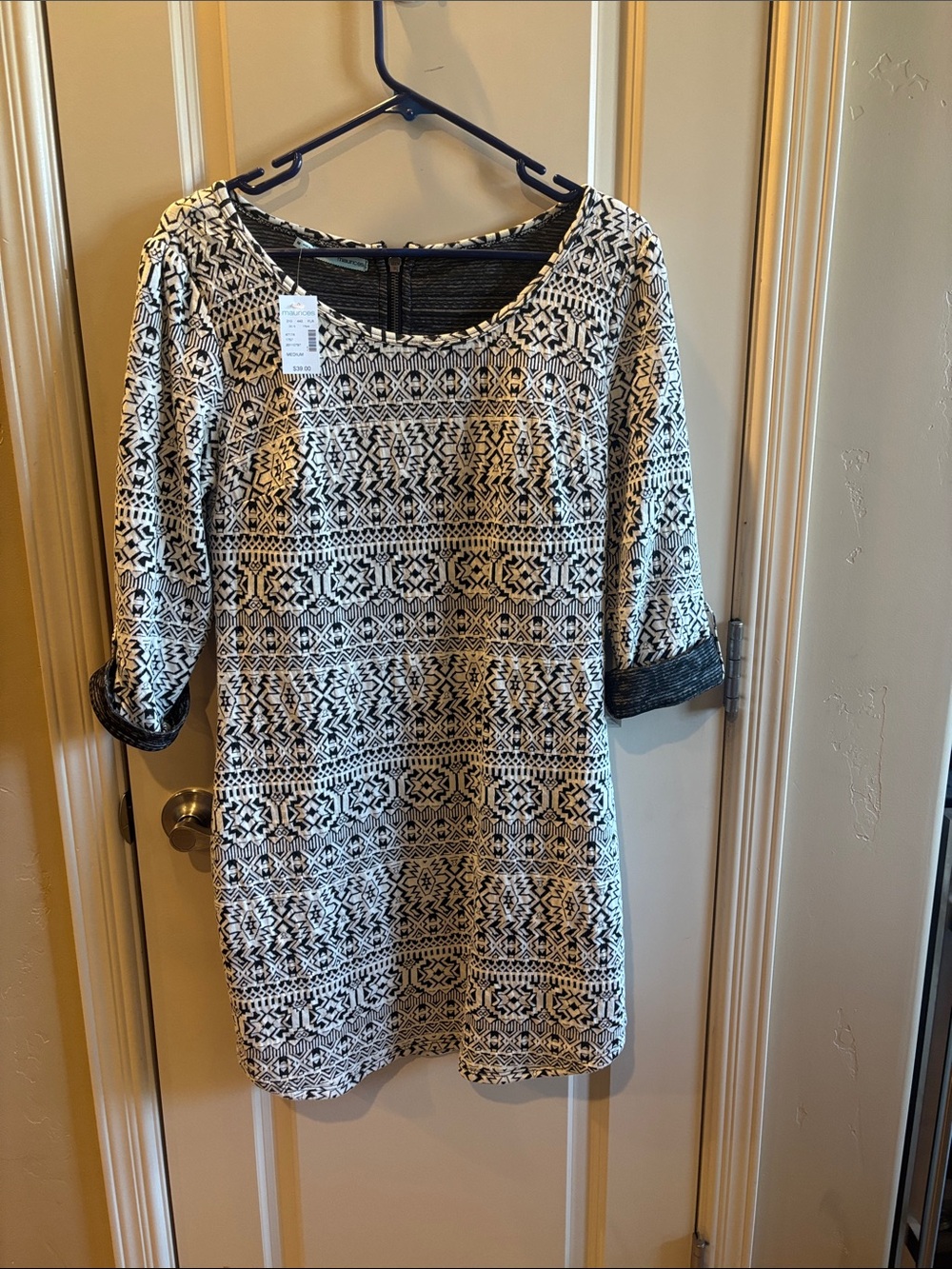 Black & White Geometric Print Women's dress with Three-Quarter Sleeves